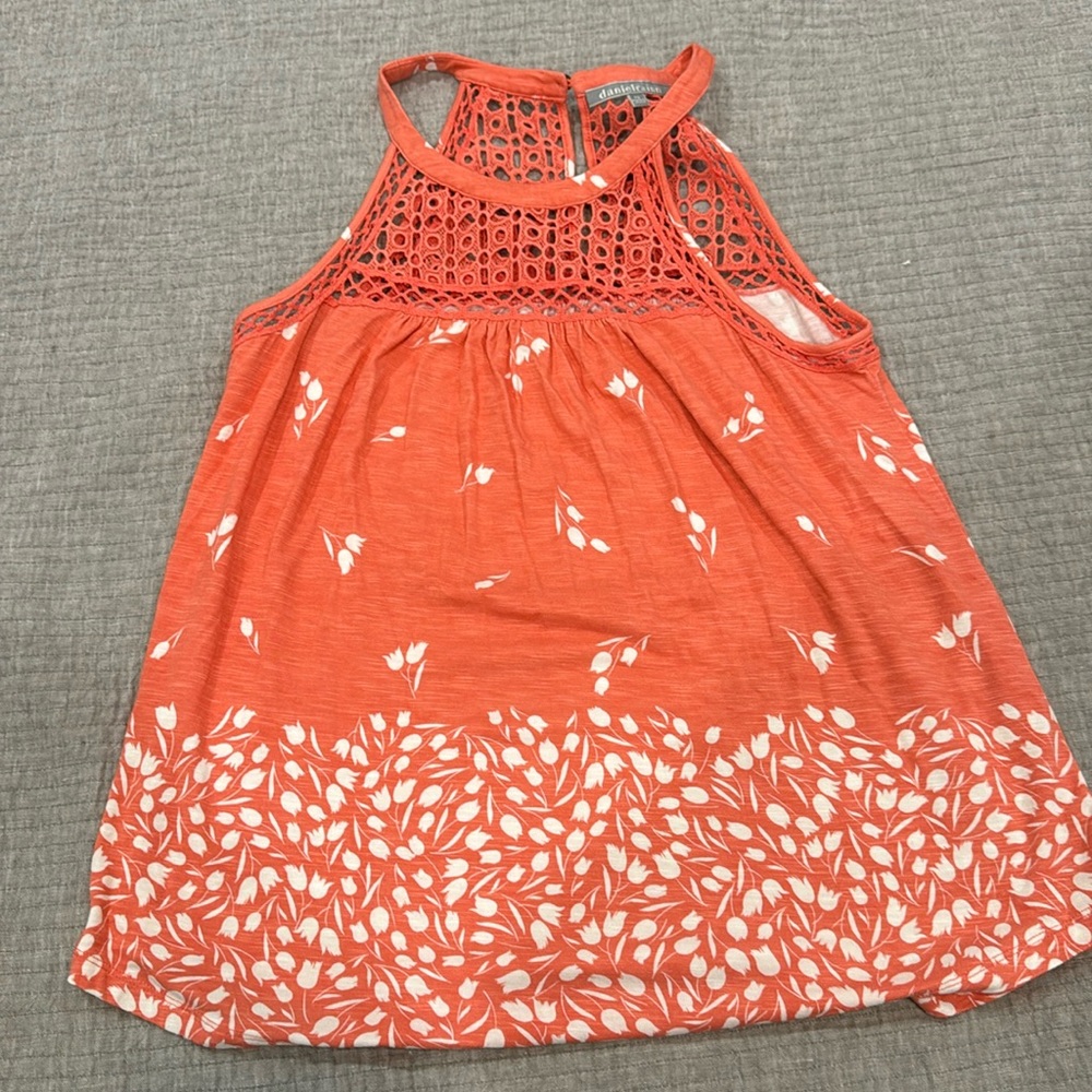 Daniel Rainn size small coral top